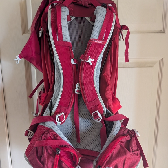 Gregory Red Backpack - Picture 4 of 4